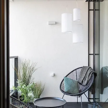 Apartment Marina Island - Modern Riverside With Terrace Prague