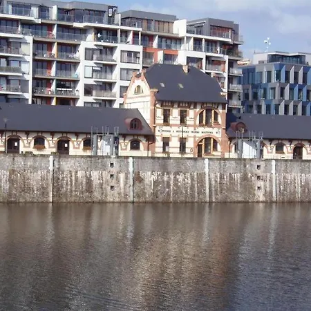 Apartment Marina Island - Modern Riverside With Terrace Prague