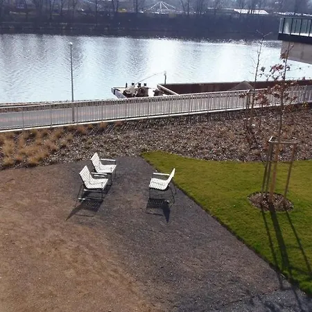 Marina Island - Modern Riverside With Terrace *